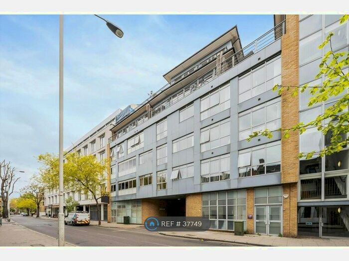 2 Bedroom Flat To Rent In Long Lane, London, SE1