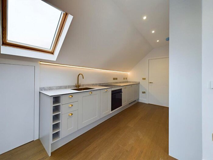 1 Bedroom Flat For Sale In Brondesbury Park, London, NW6