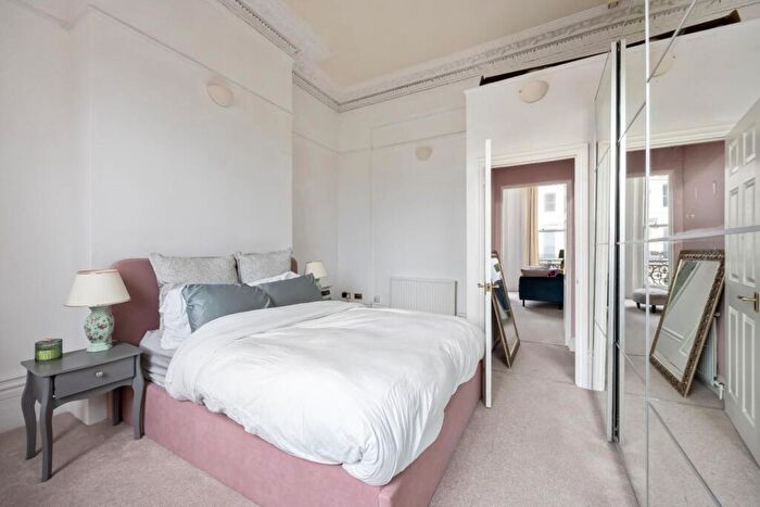 1 Bedroom Apartment For Sale In St. Aubyns, Hove, BN3