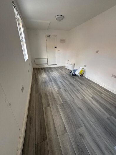 5 Bedroom House Of Multiple Occupation To Rent In , Beulah Road, CR7