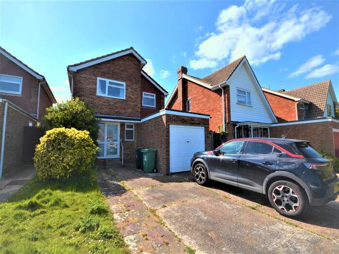 3 Bedroom Detached House To Rent In Compton Close, Bexhill On Sea, TN40