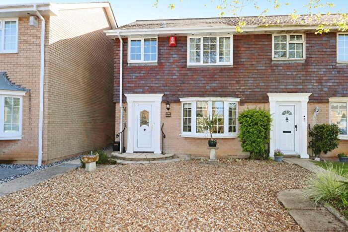 3 Bedroom Semi Detached House For Sale In Saracen Close, Lymington, SO41