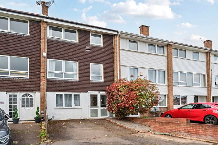 4 Bedroom Terraced House For Sale In Mead Way, Bromley, BR2
