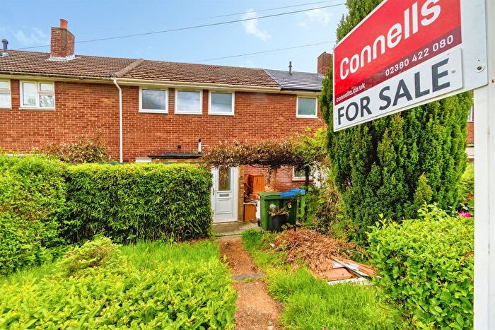 2 Bedroom Terraced House For Sale In Selborne Walk, Southampton, SO18
