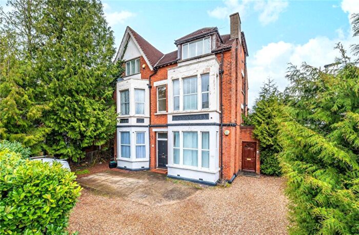 2 Bedroom Apartment To Rent In Plaistow Lane, Bromley, BR1