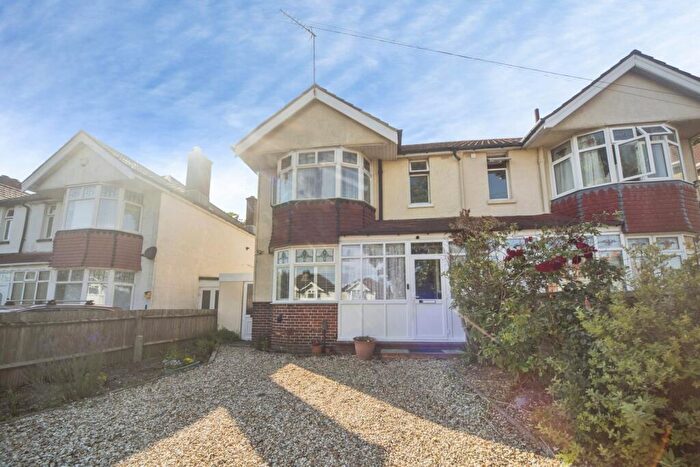 3 Bedroom Semi Detached House For Sale In Regents Park Road, Regents Park, Southampton, Hampshire, SO15