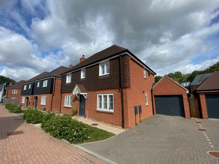 4 Bedroom House To Rent In Wanborough Way, Ash Green, GU12
