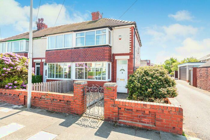 2 Bedroom End Of Terrace House To Rent In Ivy Avenue, Blackpool, Lancashire, FY4