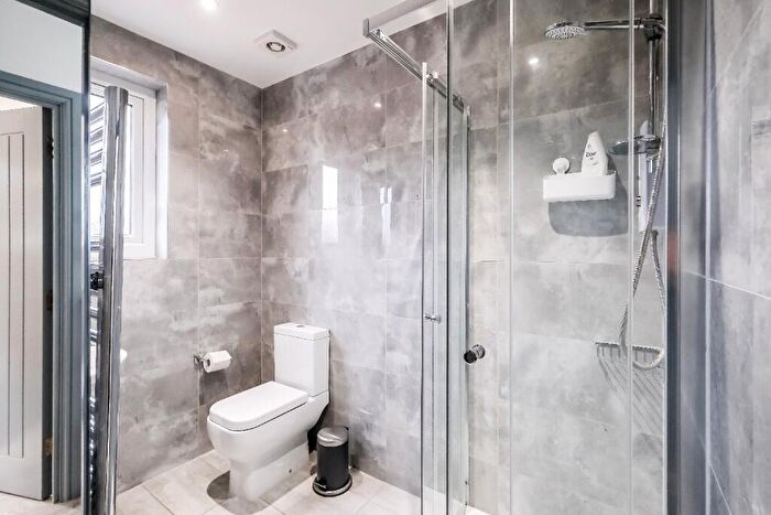 1 Bedroom Flat To Rent In St. Barnabas Road, Woodford Green, Essex, IG8