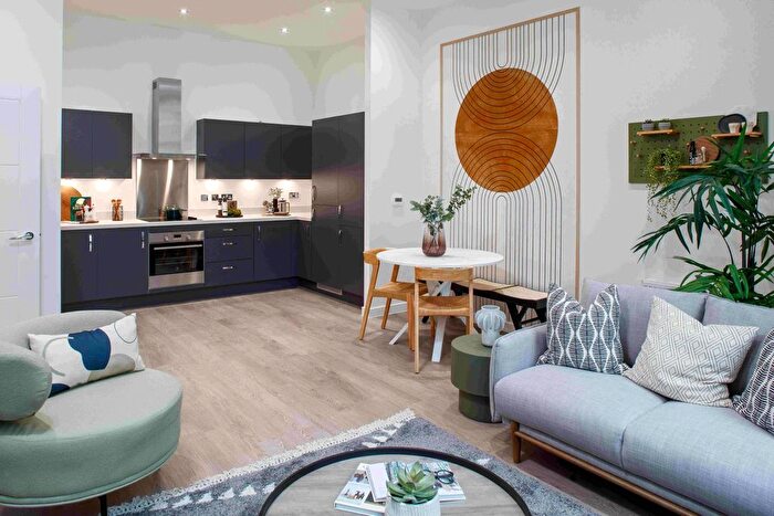 2 Bedroom Flat To Rent In Fielders Crescent, Barking, IG11