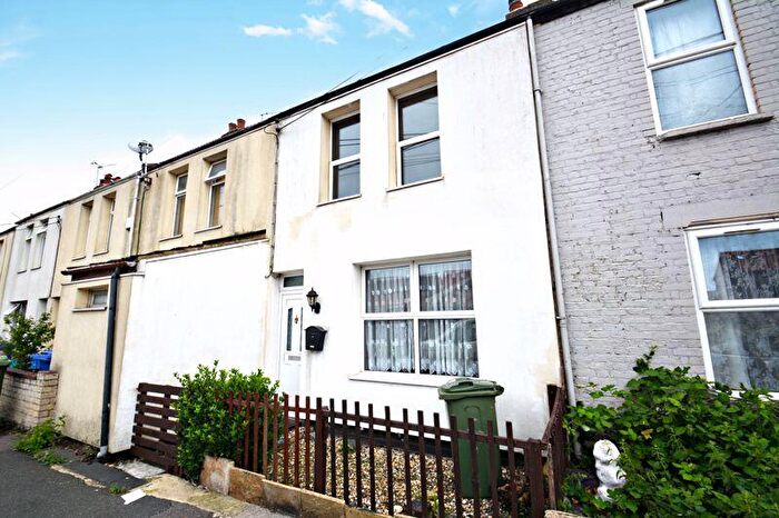 2 Bedroom Terraced House For Sale In First Avenue, Queenborough, ME11