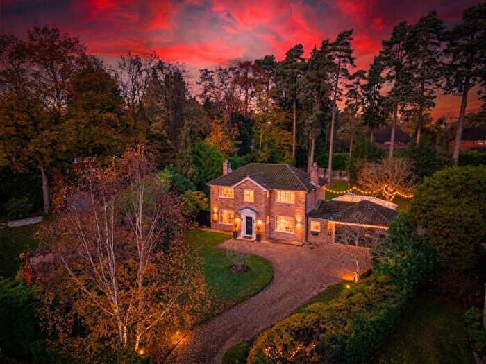 4 Bedroom Detached House For Sale In Greenways Drive, Sunningdale, Ascot, Berkshire, SL5