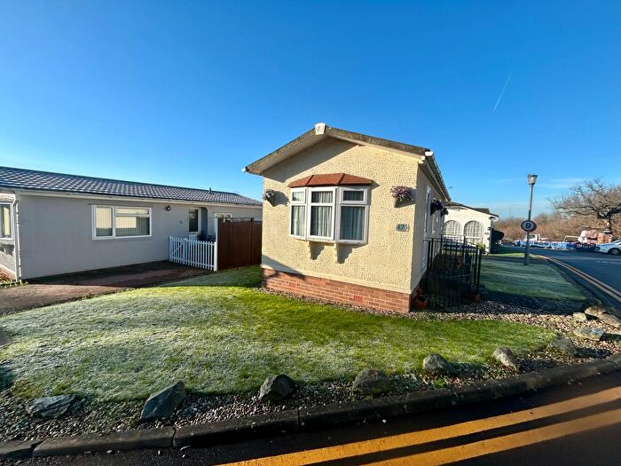 1 Bedroom Park Home For Sale In Woodbine Close, Waltham Abbey, EN9