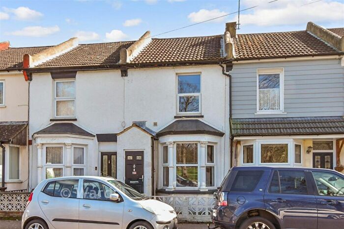 3 Bedroom Terraced House For Sale In Court Lodge Road, Gillingham, Kent, ME7