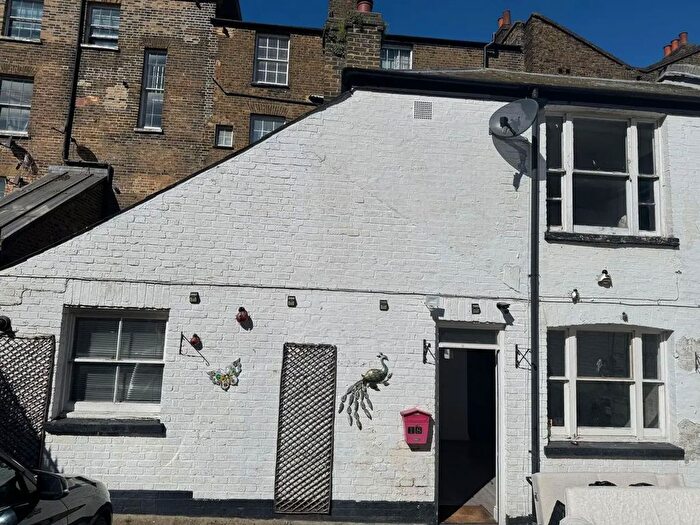 1 Bedroom Flat For Sale In High Street, Gravesend, DA11