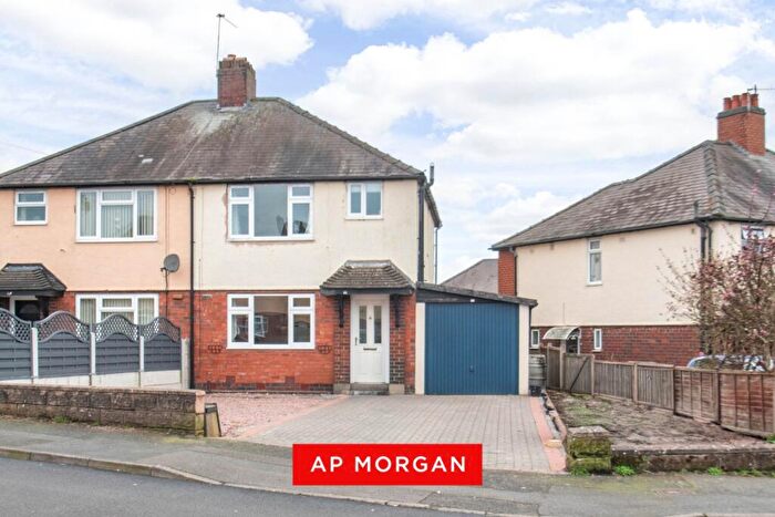 3 Bedroom Semi Detached House For Sale In Ridge Grove, Stourbridge, West Midlands, DY9