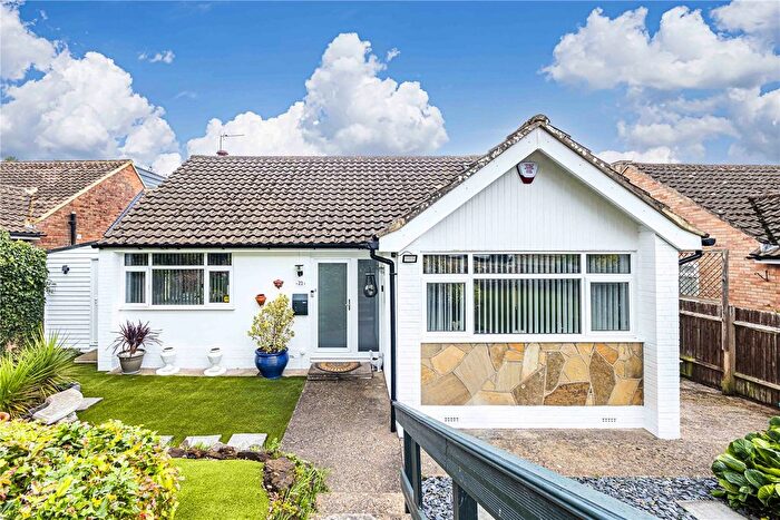 3 Bedroom Detached House For Sale In Brownlow Rise, Totternhoe, Central Bedfordshire, LU6