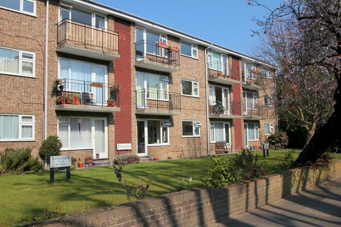 2 Bedroom Flat To Rent In Lovelace Road, Surbiton, KT6