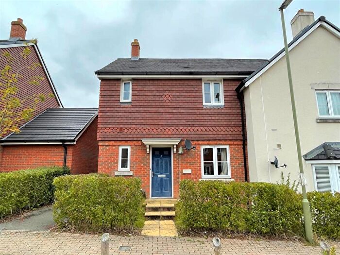 3 Bedroom End Of Terrace House To Rent In Quicksilver Crescent, Andover, SP11