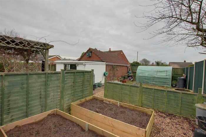 2 Bedroom Detached Bungalow For Sale In Station Road, Willoughby, LN13
