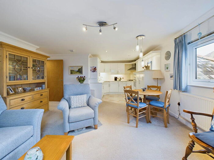 2 Bedroom Flat For Sale In Sea Road, Carlyon Bay, PL25
