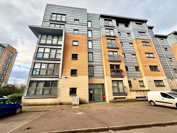 2 Bedroom Apartment To Rent In Barrland Street, Pollokshields, G41