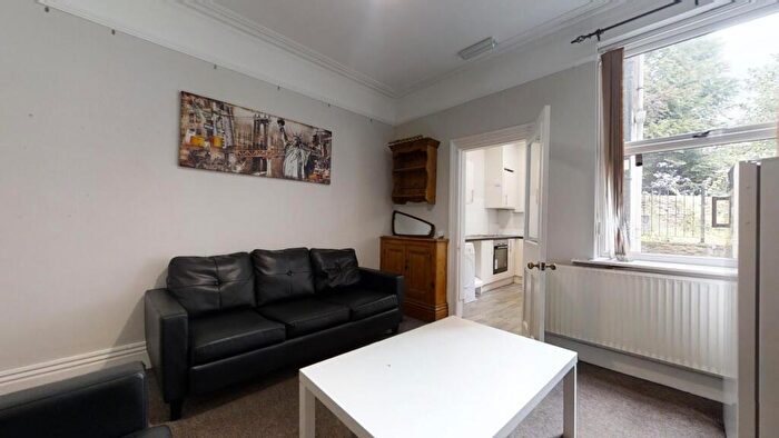 5 Bedroom House To Rent In Thompson Road, Sheffield, S11