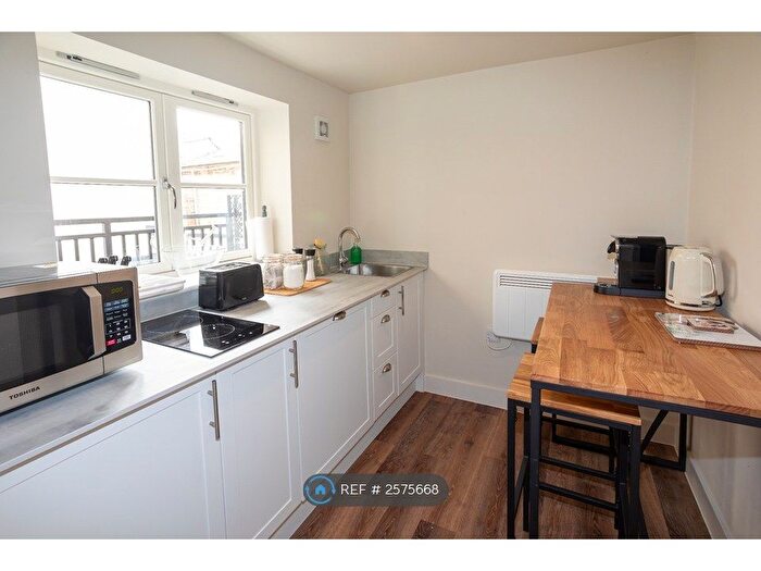 1 Bedroom Flat To Rent In High Street, Chipping Norton, OX7