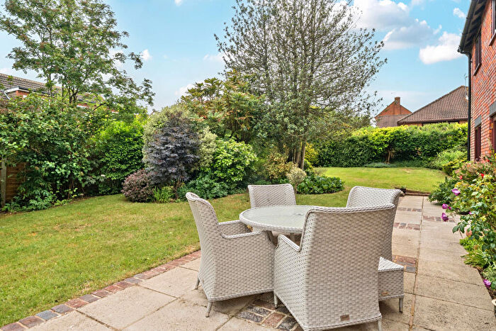 4 Bedroom Detached House For Sale In Mountain Ash, Marlow, SL7