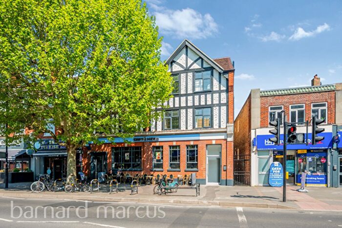 2 Bedroom Flat To Rent In Central Road, Worcester Park, KT4