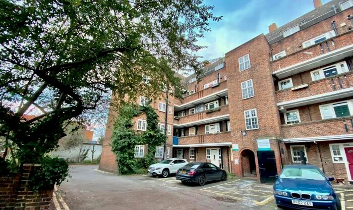 Studio To Rent In Peckham Park Road, Peckham, SE15