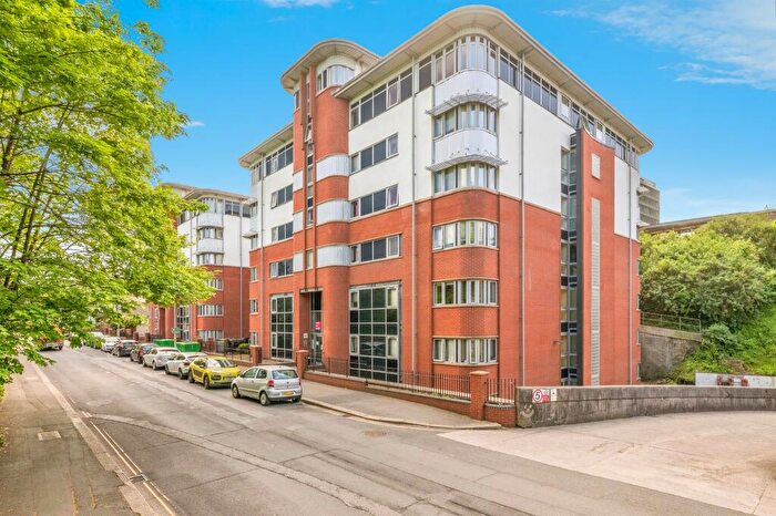 1 Bedroom Flat For Sale In Central Park Avenue, Plymouth, PL4
