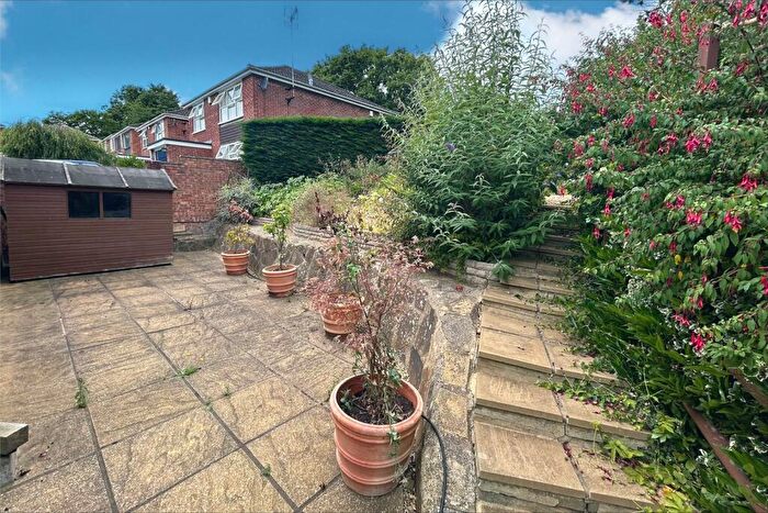 4 Bedroom Detached House For Sale In Chatsworth Grove, Farnham, Surrey, GU9