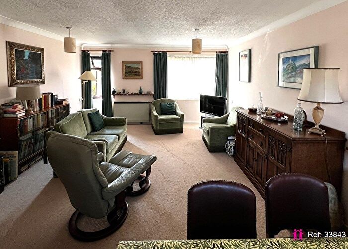 2 Bedroom Flat For Sale In New Cross Road, Oxford, OX3