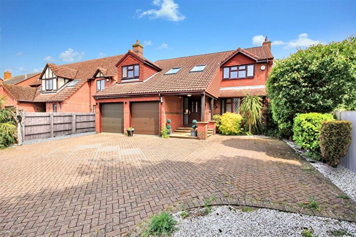 5 Bedroom Detached House For Sale In , Cambridge Street, Wymington, NN10