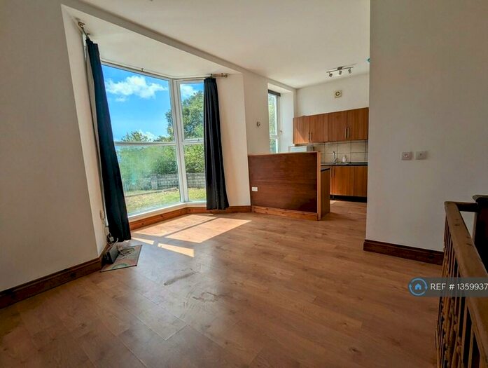 1 Bedroom Flat To Rent In Heathfield, Swansea, SA1