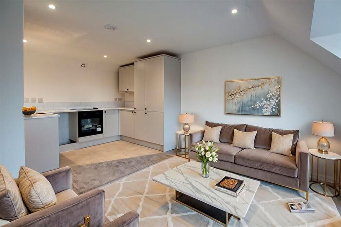2 Bedroom Flat To Rent In Station Road, Burgess Hill, RH15