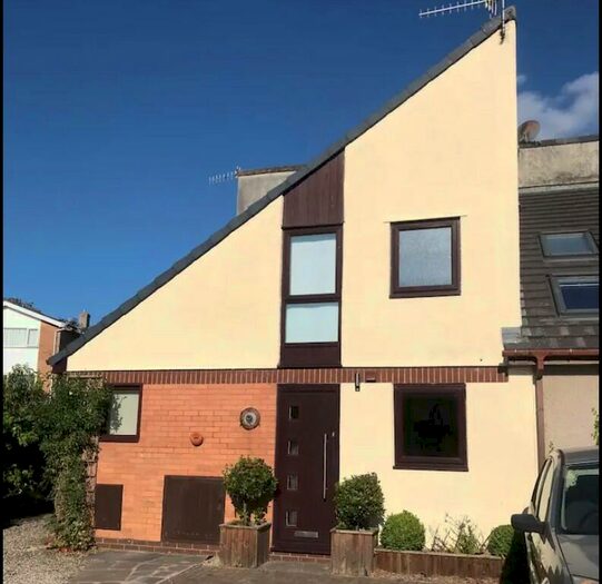 2 Bedroom House To Rent In Greenacre Court, Lancaster, LA1