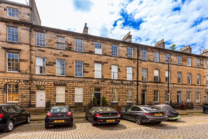 2 Bedroom Flat For Sale In / Great King Street, New Town, Edinburgh, EH3