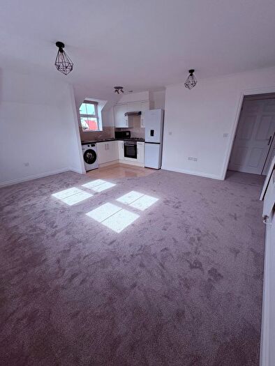2 Bedroom Flat To Rent In Arklay Close, Uxbridge, UB8
