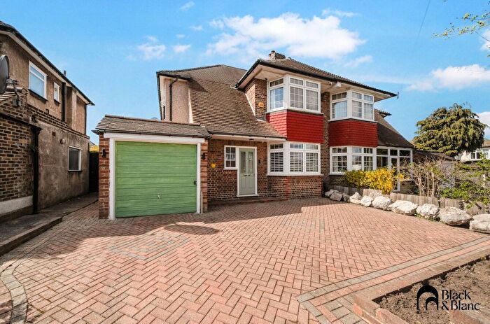 3 Bedroom Semi Detached House For Sale In Eversley Way, Croydon, CR0