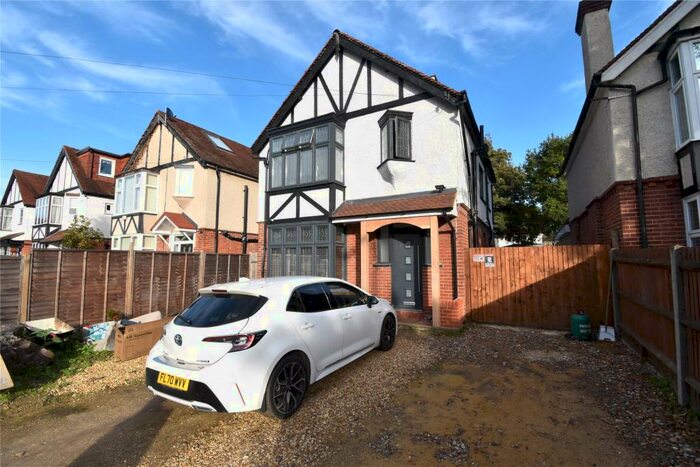 4 Bedroom Detached House To Rent In Farnborough Road, Farnborough, Hampshire, GU14