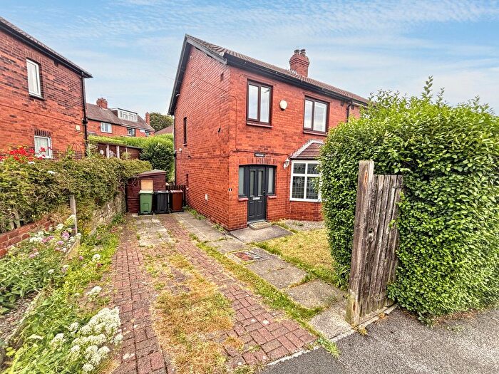 3 Bedroom Semi-Detached House To Rent In Burley Hill Drive, Leeds, LS4