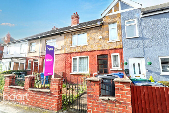 3 Bedroom Terraced House For Sale In Kings Crescent, Doncaster, DN12