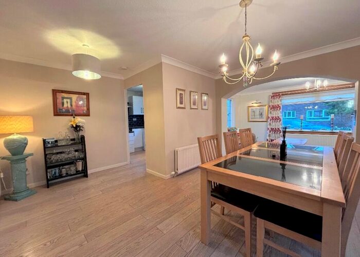 3 Bedroom Flat For Sale In Campbell Drive, Larbert, FK5