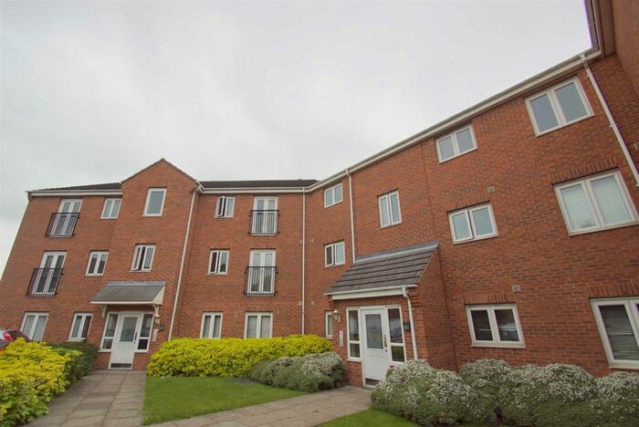 2 Bedroom Flat To Rent In Gabriel Court, Hunslet, Leeds, LS10
