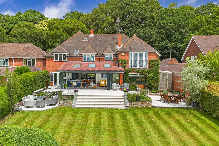 5 Bedroom Detached House For Sale In South Lumb, Upper Basildon, RG8