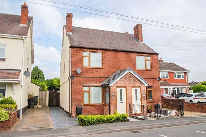 3 Bedroom Semi-Detached House For Sale In Cannock Road, Chase Terrace, Burntwood, WS7