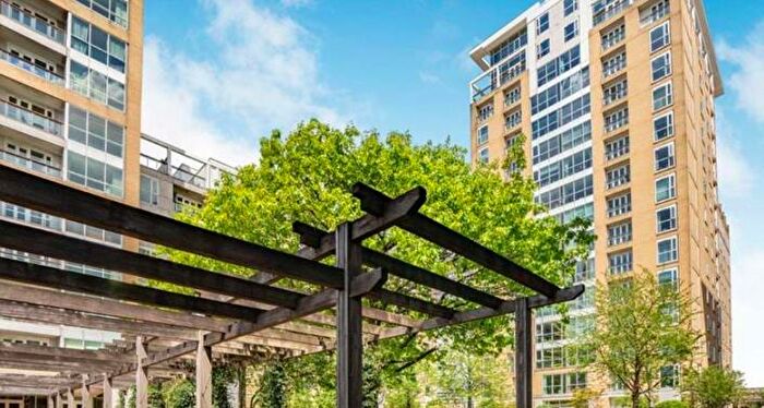 2 Bedroom Property To Rent In Westferry Circus, London, E14