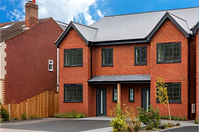 3 Bedroom Semi-Detached House For Sale In Park Road, Farnborough, Hampshire, GU14
